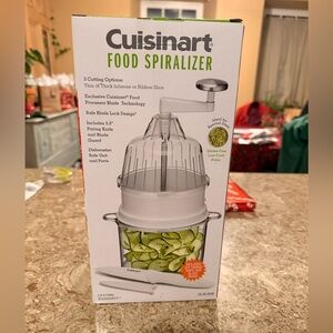 NIB Cuisinart Silver and White Food Spiralizer